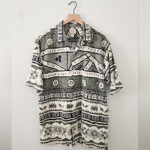 Men's Patterned Black White Button Front Casual Vacation Shirt Size Medium